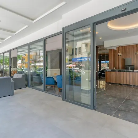 Aparthotel Gurses Life 4*