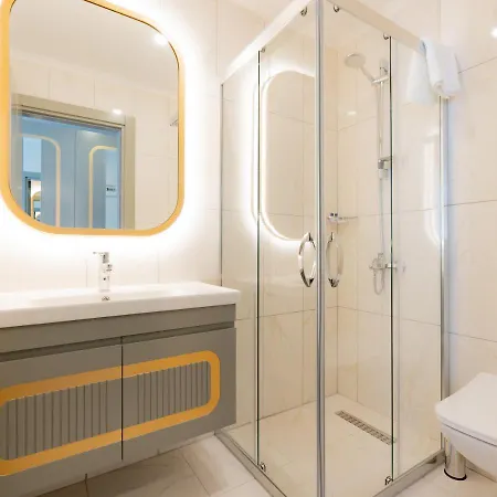 Gurses Life ألانيا