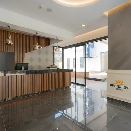 Gurses Life شقة فندقية