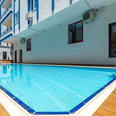 Gurses Life Aparthotel 4*